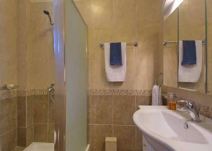 Nireaus * Chaliotata